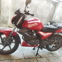 بنلی ۱۵۰ قرمز