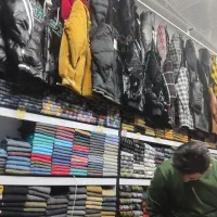 فروشنده پوشاک