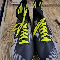 کفش ورزشی چمن