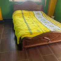 تخت خواب دونفره چوب گردو بدمن تشک