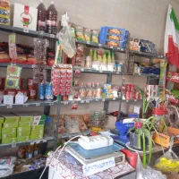 فروش قفسه فلزی درحدنو و ویترین ۲ متری