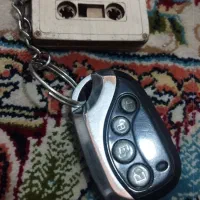 یک عدد دزدگیر ماشین پیدا شده اول خیابان شهید صفری