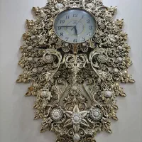 ساعت دیواری در حدنو