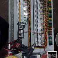 برق کار برقکارصنعتی ساختمان وسیم کشی تلفن کولرگازی