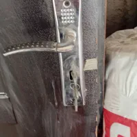 فروش درب با چهار چوب نو وپشم سنگ نو و پارکت