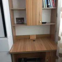 کتابخانه ومیزتحریر