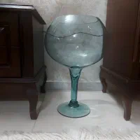 تنگ شیشه ای بزرگ