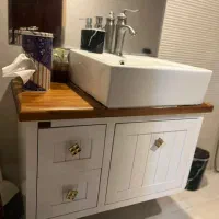 روشویی همراه با شیر