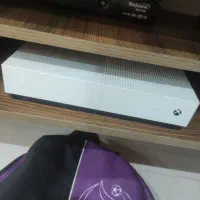 ایکس باکس وان اس  با دو دسته سری اس