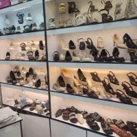 فروش ویترین مغازه کفش فروشی|فروشگاه و مغازه|سیرجان, |دیوار