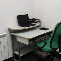 صندلی گردان و میز تحریر (میز کامپیوتر)