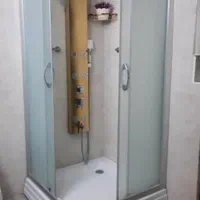 یک عدد کابین حمام در ابعاد ۹۰*۹۰