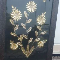 قاب عکس با طرح گل های طلایی وبرجسته