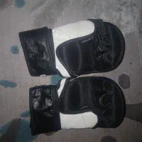 دستکش و کلاه بوکس