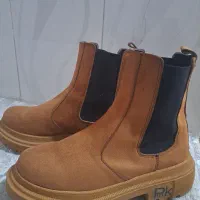 نیم بوت|کیف، کفش، کمربند|قم, نیروگاه|دیوار