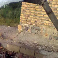 زمین با آب و پروانه گلخانه