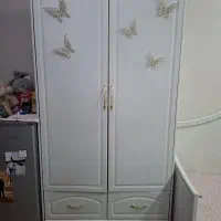 تخت و کمد و دراور اتاق نوجوان