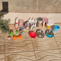 تعدادی وسایل پت به فروش میرسد