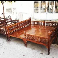 تخت چوبی مشبک دار سنتی شاهنشین