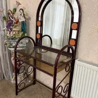 میز و آیینه فلزی