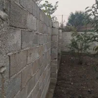 استاد کار بنا و شاگرد.