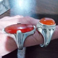 انگشترعقیق پرتقالی و سرخ یمنی کهنه و چاقو ۲مهر|کلکسیون اشیاء عتیقه|تهران, بهداشت|دیوار