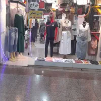 اجاره مغازه با وسایل واجناس|اجارهٔ مغازه و غرفه|شیراز, شهرک گلستان|دیوار