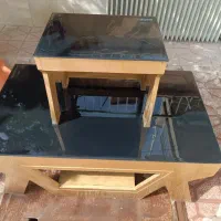 میز چوبی ، جلو مبلی