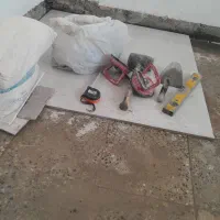 نصب  قرنیز کاشی  بین کابینتی چسبی حمام وتمام واحد|خدمات پیشه و مهارت|بیرجند, |دیوار