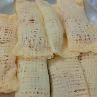 رشته خشکار و شیرینی خانگی