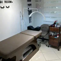 تخت مژه، ترولی،صندلی