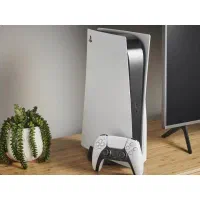 پلی استیشین ۵ در حد نو خیلی تمیز، با دوتا دسته