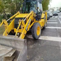 راننده بیل بکهو