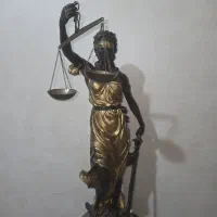 مجسمه عدالت