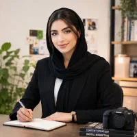 دستیار خانم برای فیلمسازی و تولید محتوا