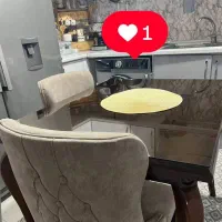 میز غذاخوری ۴ نفره در حد نو