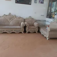 مبل ومبلمان