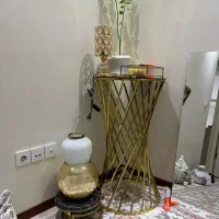 میز و یه سری هم گلدان شب خواب یجا