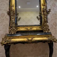 آینه و کنسول و شمعدان