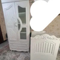 تخت و کمد ویترین دار نو نو سیسمونی(فوری)|تخت و صندلی بچه|تهران, بهداشت|دیوار