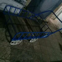 گاری چهار چرخ