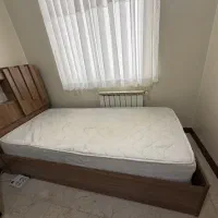 تخت یک نفره تاج دار با قفسه همراه تشک