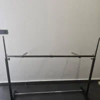 جا لباسی استند.