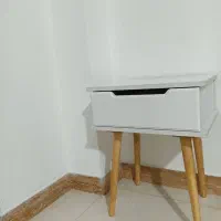 میز کنار تختی تک کشو