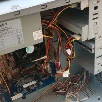 فروش تلویزیون قدیمی و قطعات کامپیوتر