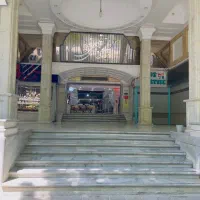 چهارباغ-عباسی-پاساژ-عالی-قاپور-تجاری-36-متر