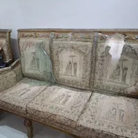 مبل طرح هخامنشی 9 نفره با 2 عسلی کوچک و یک بزرگ