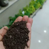 خاک گلدان کود و سم و تقویتی گل‌ و گیاه کود بامبو