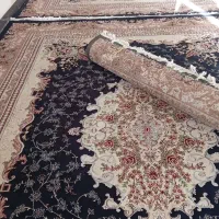 دو عدد فرش بفروش میرسد