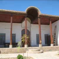 ساختمان-پزشکان-حاشیه-وکیل-اباد-154متر-بنا